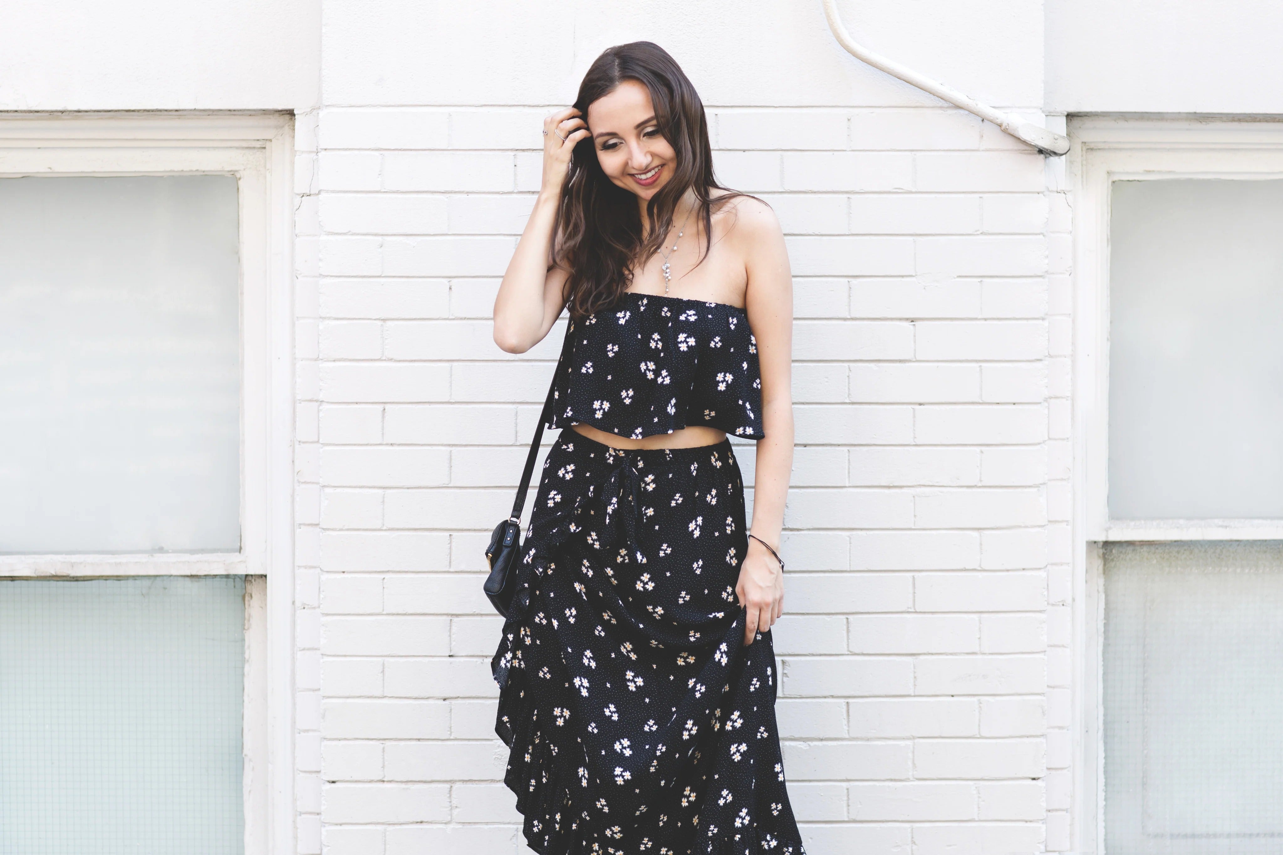 files/imgi_16_woman-in-summer-floral-fashion.jpg