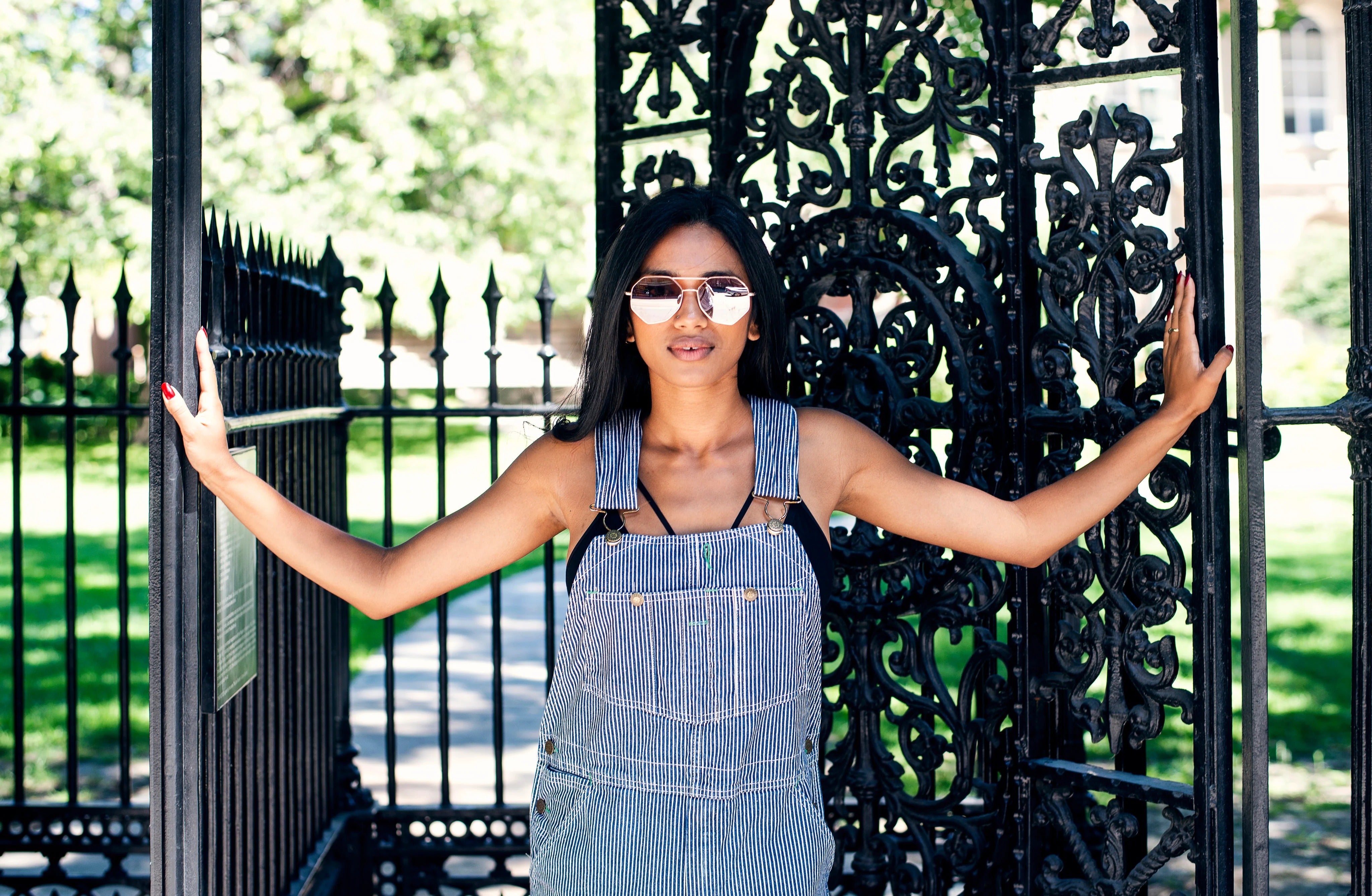 files/imgi_18_overalls-fashion-for-women-on-model.jpg
